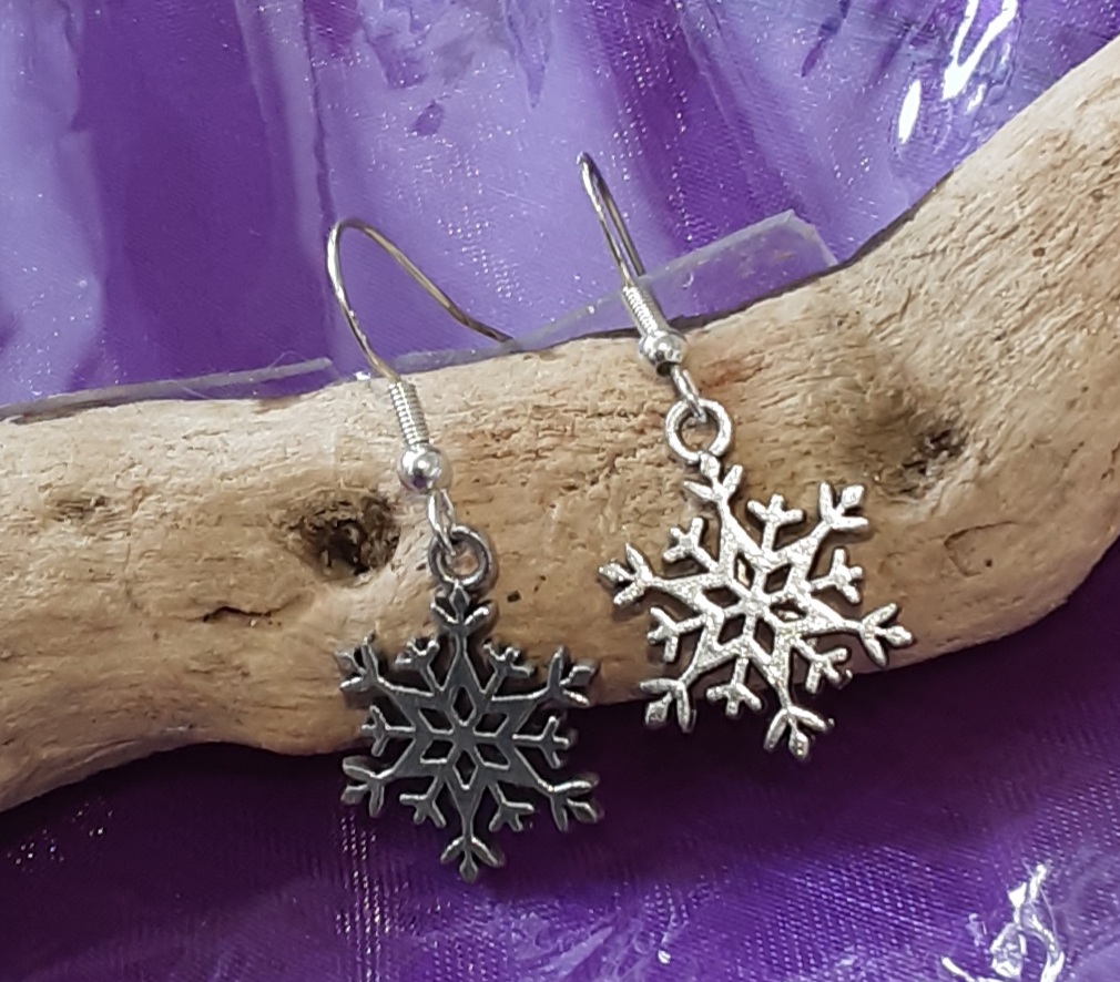 Snowflake Earrings www.devonmermaid.com