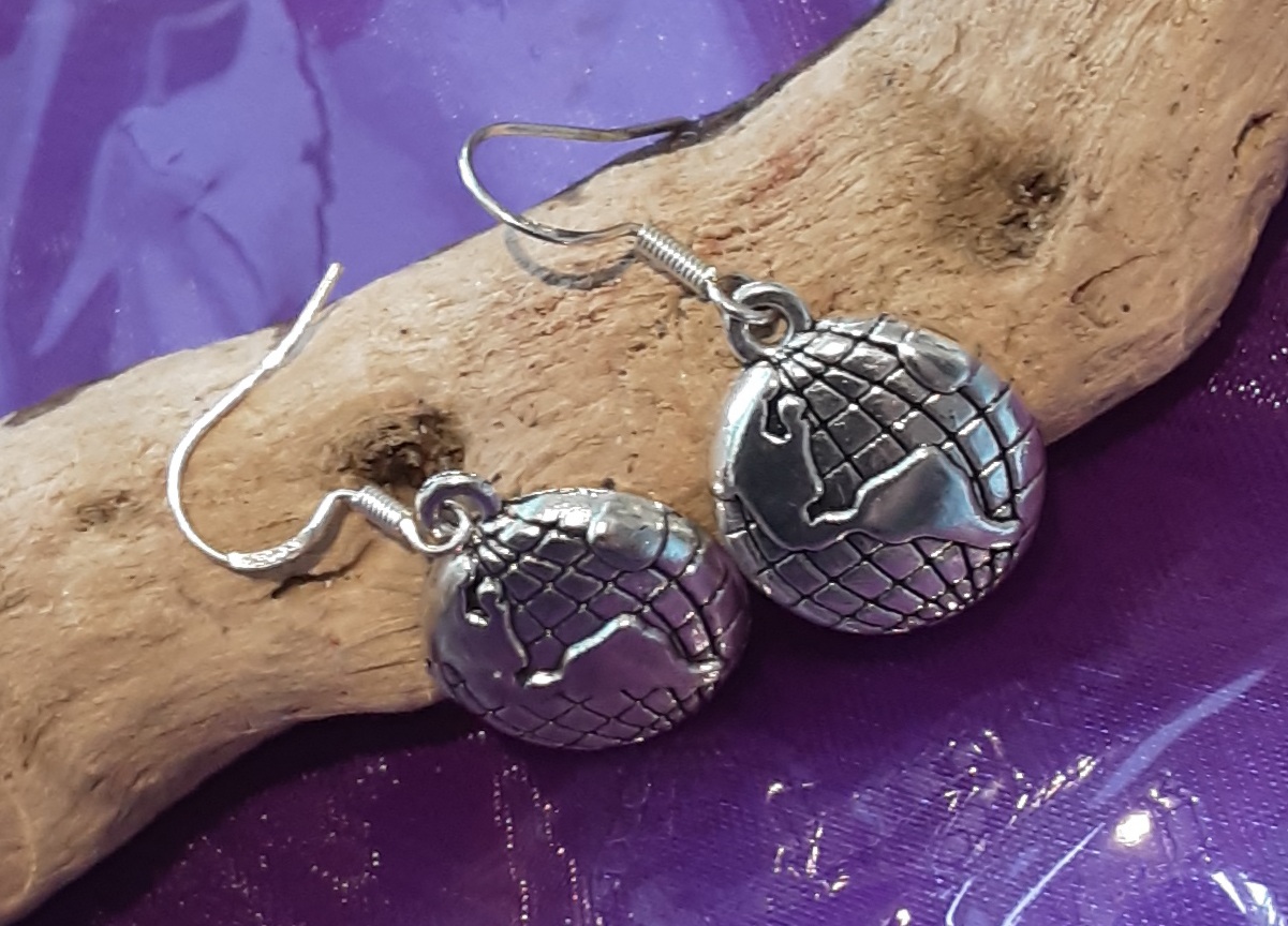 Globe Planet Earrings www.devonmermaid.com
