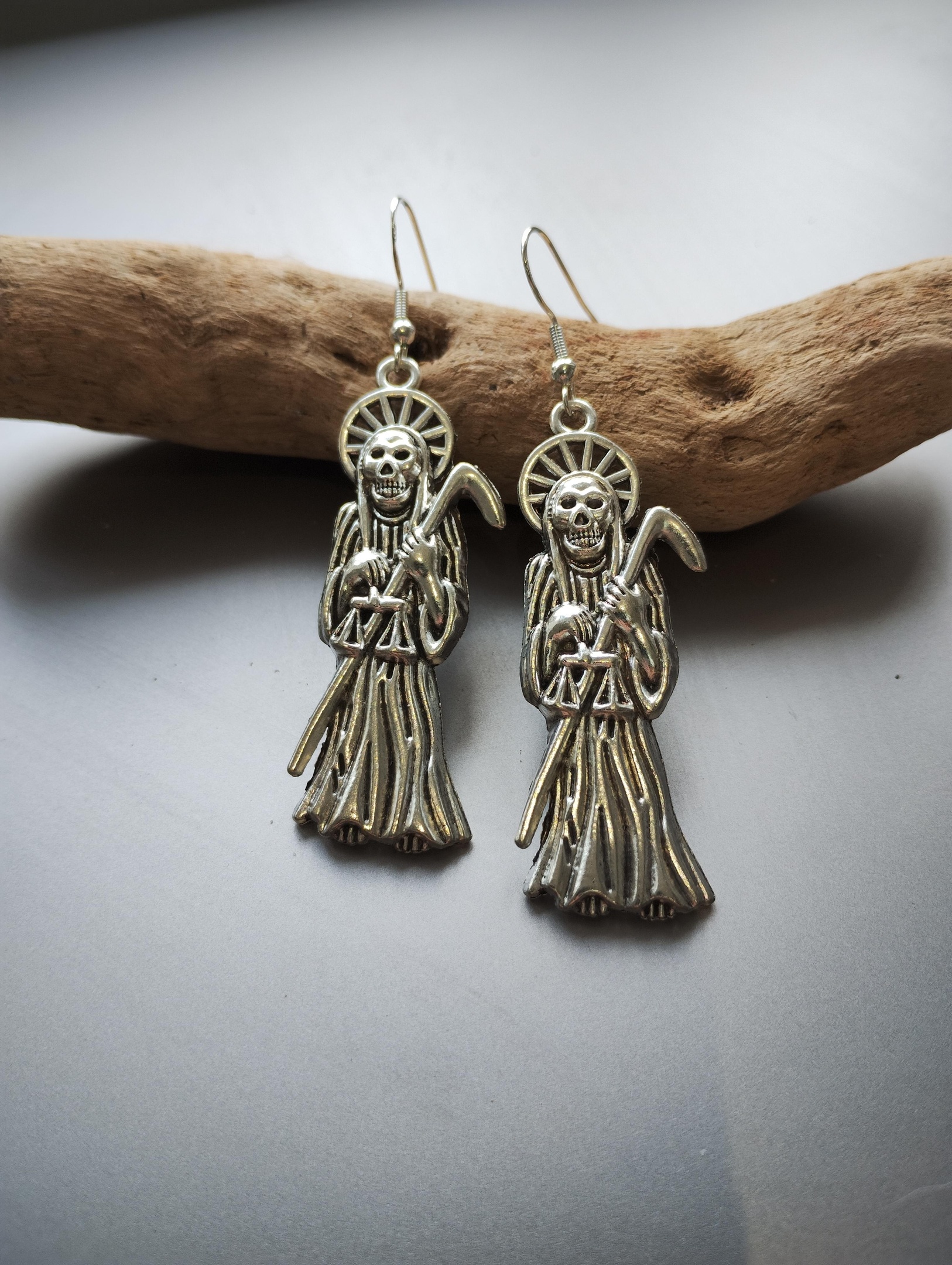 Grim Reaper Death Earrings Hallowe'en www.devonmermaid.com